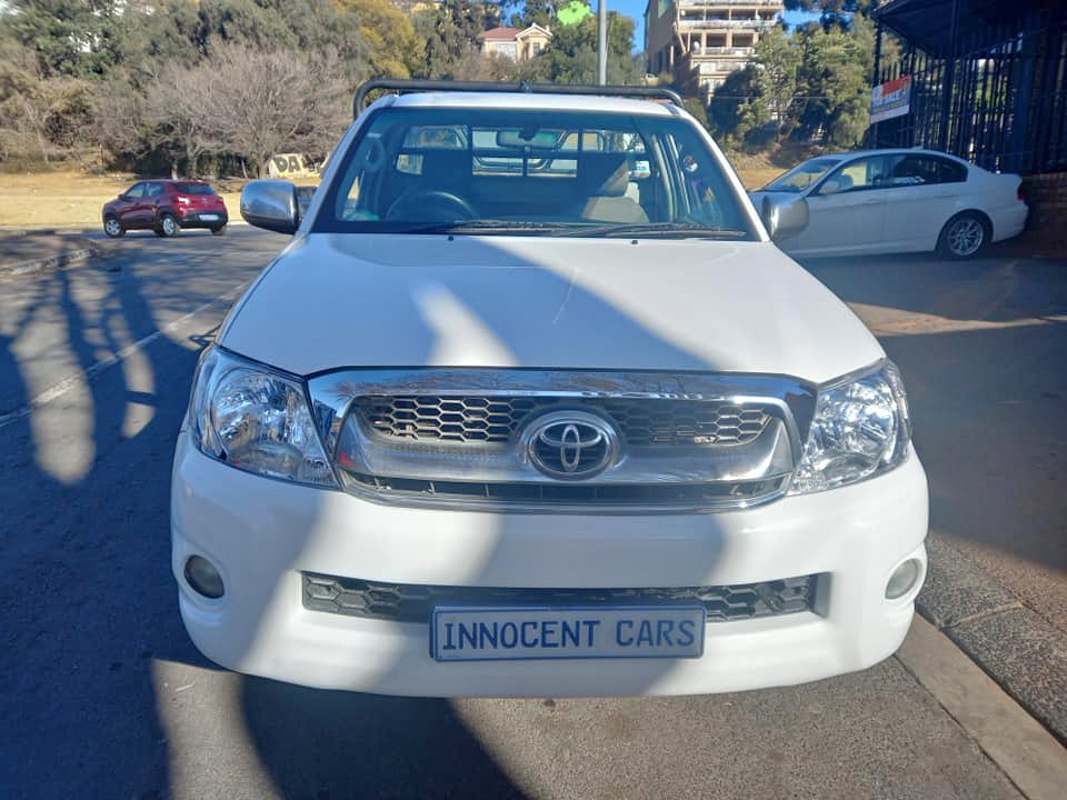 2012 TOYOTA HILUX 2.7VVT.I PETROL, MANUAL, SINGLE CAB, WHITE COLOR, MILEAGE 112000KMS 2012 TOYOTA HILUX 2.7VVT.I PETROL, MANUAL, SINGLE CAB, WHITE COLOR, MILEAGE 112000KMS