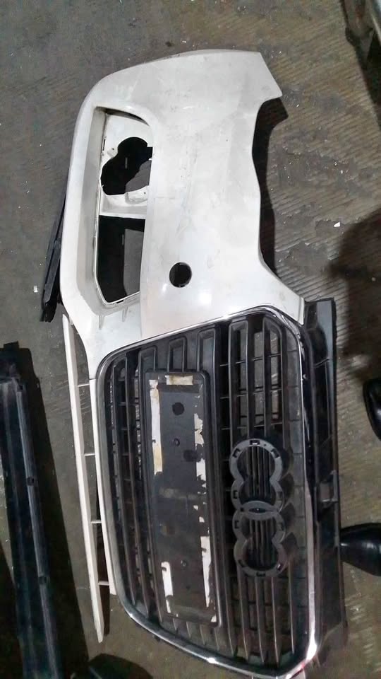 AUDI A1 bumper and grill