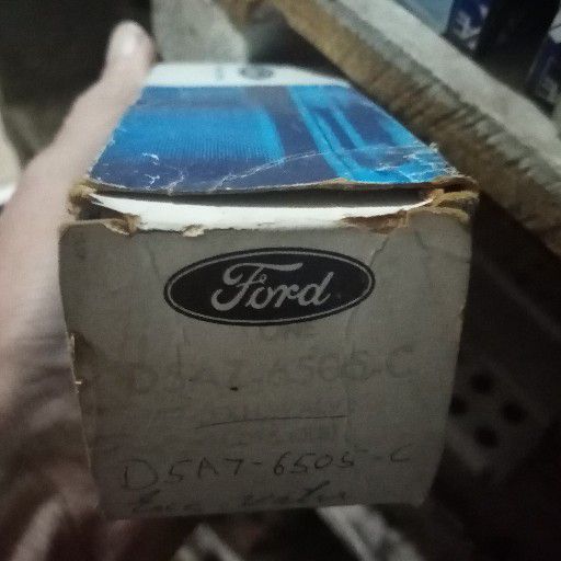 Valves V8, Ford - Private Seller Valves V8, Ford - Private Seller