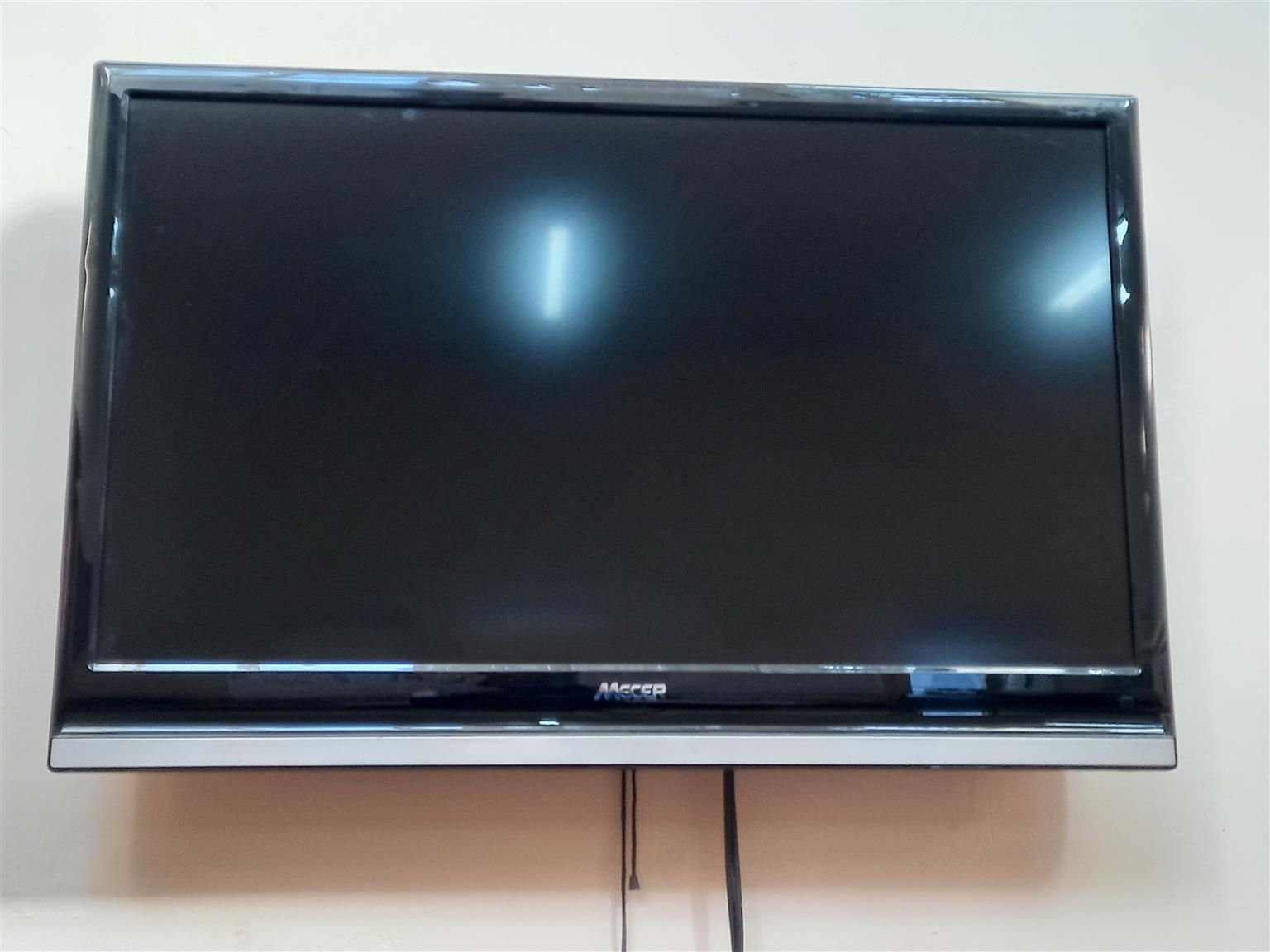 Mecer 42 inch LCD monitor | Junk Mail