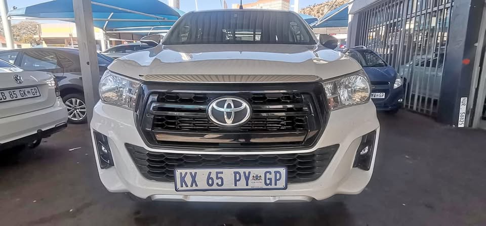 2017 TOYOTA HILUX 2.8 GD6 DOUBLE CAB 4X4 AUTOMATIC DIESEL