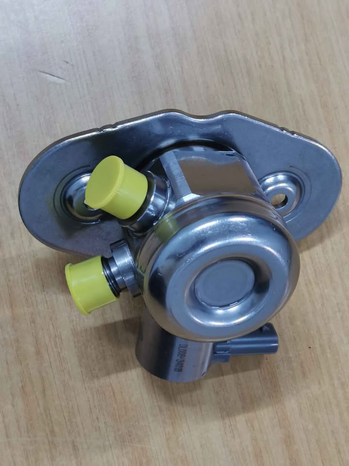 Brand New high pressure fuel pump BMW F20 and F30 - Private Seller