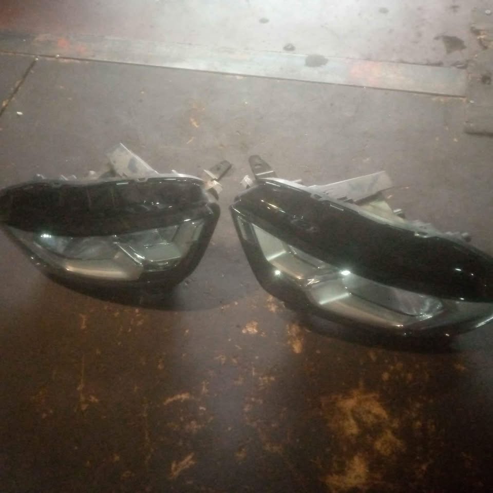 Ford EcoSport new shape both side headlights - Private Seller