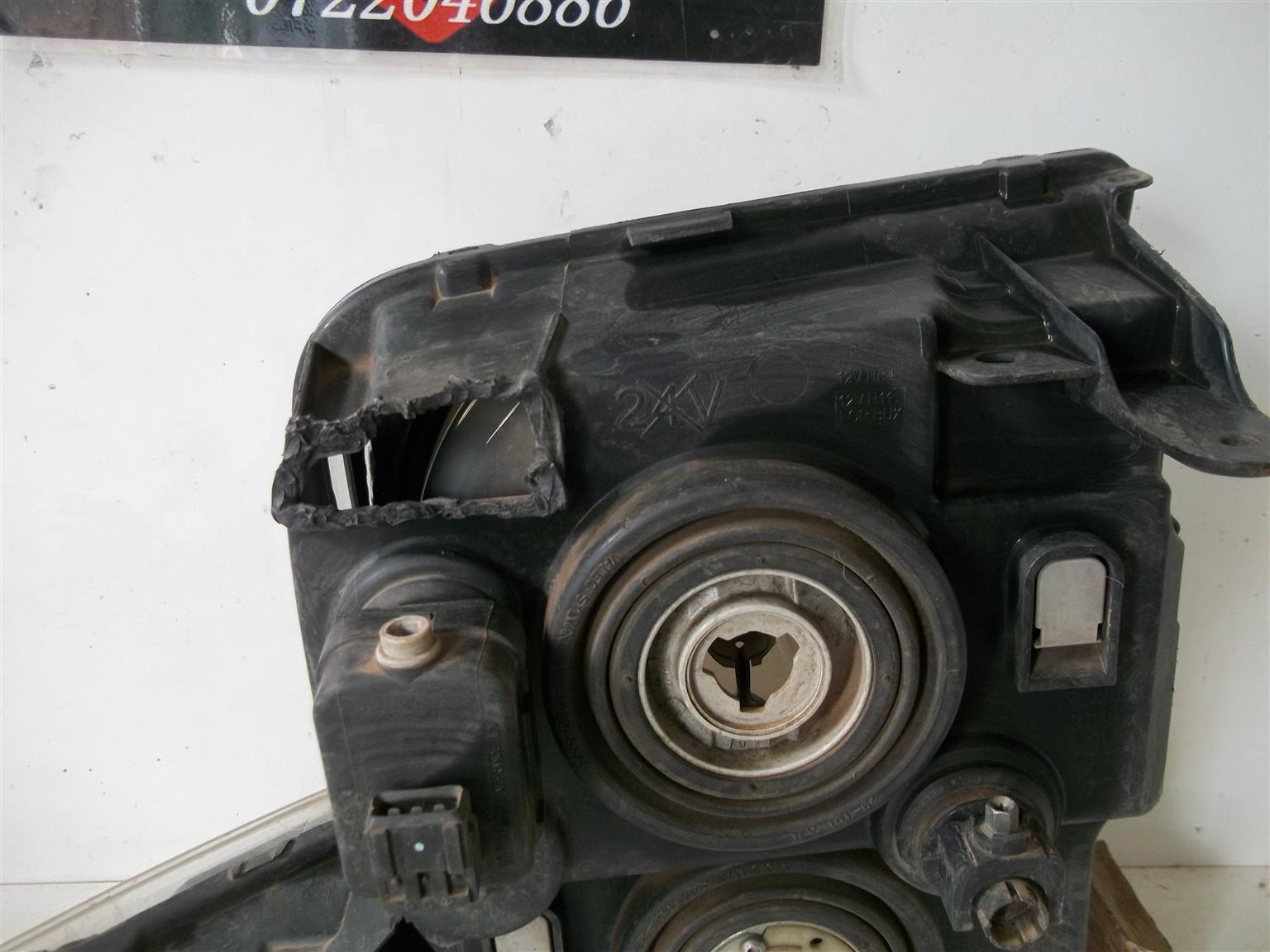 Jeep Commander '06-'10 left headlight - Private Seller Jeep Commander '06-'10 left headlight - Private Seller