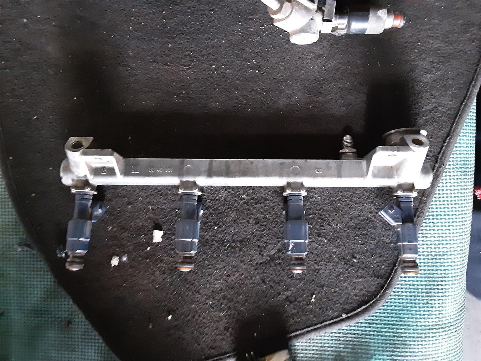 Opel Astra 1.8L Eco-Tec injector rail and injectors - Private Seller