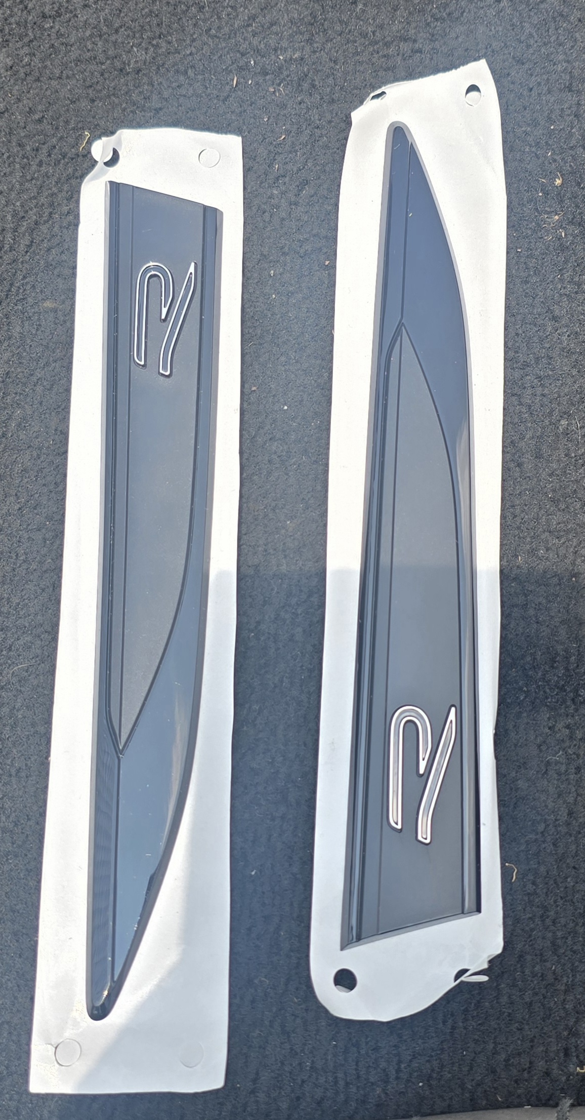 New stock arrivals  Polo fender badges R LINE - Private Seller