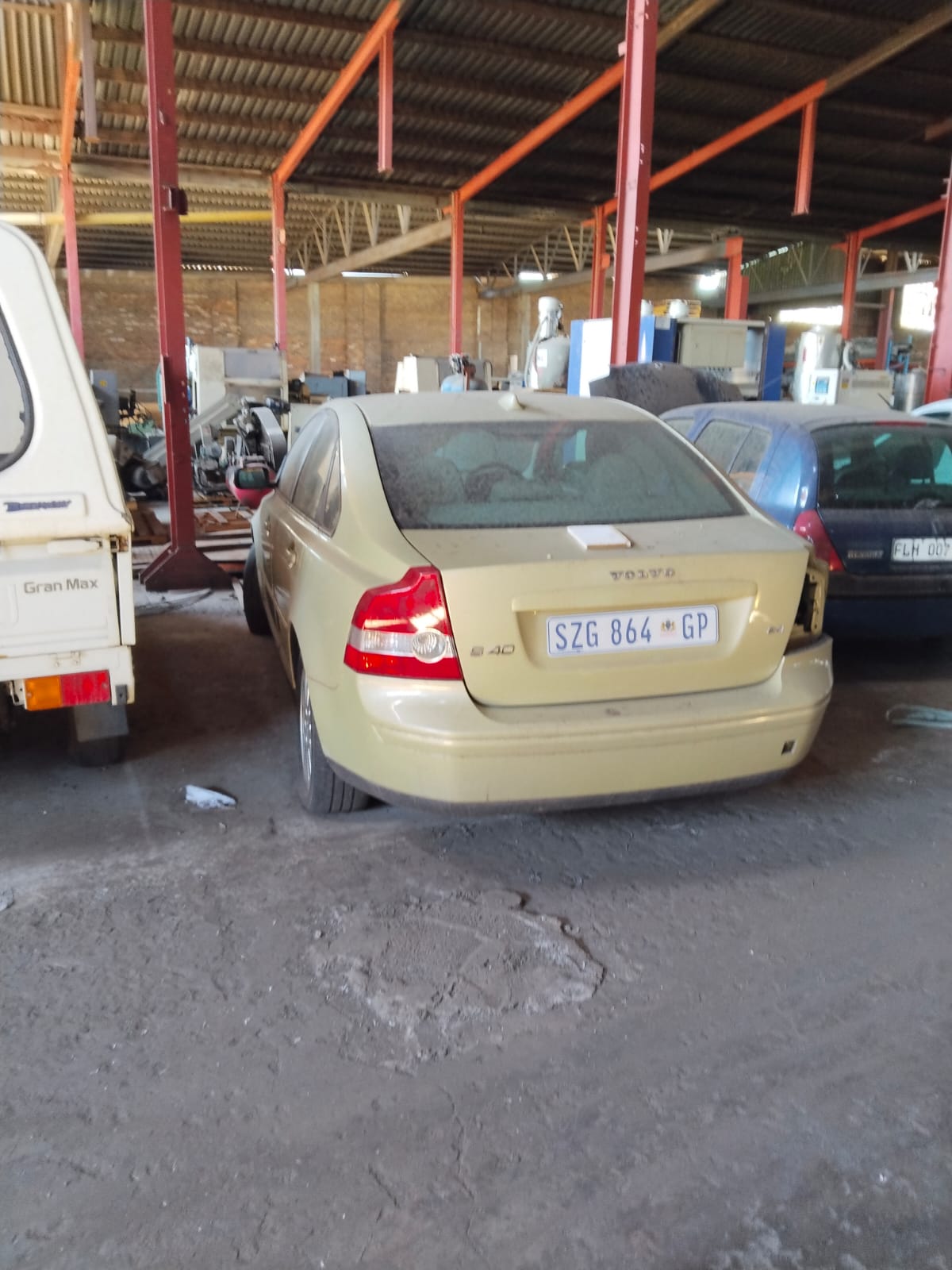 VOLVO S40 BODY - Private Seller