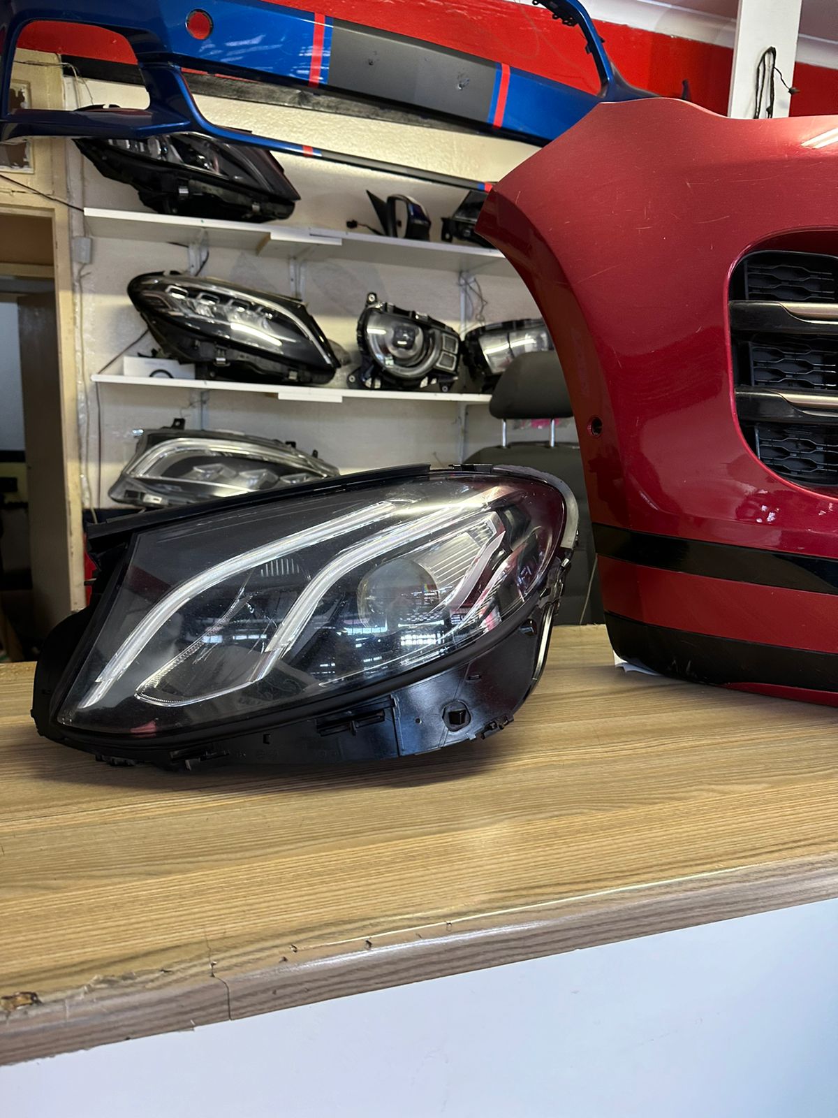 2020 MERCEDES BENZ W213 E CLASS HEADLIGHT LEFTSIDE AVAILABLE FOR SALE - Private Seller 2020 MERCEDES BENZ W213 E CLASS HEADLIGHT LEFTSIDE AVAILABLE FOR SALE - Private Seller