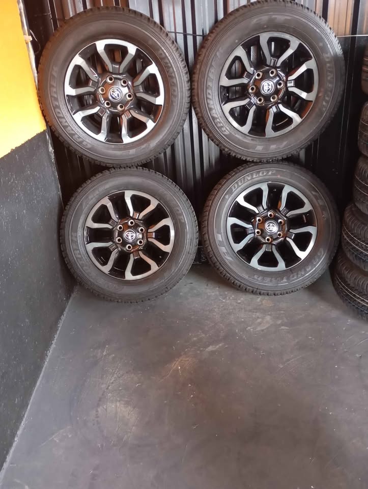 18" Toyota Legend RS rims with new tyres available now. - Private Seller