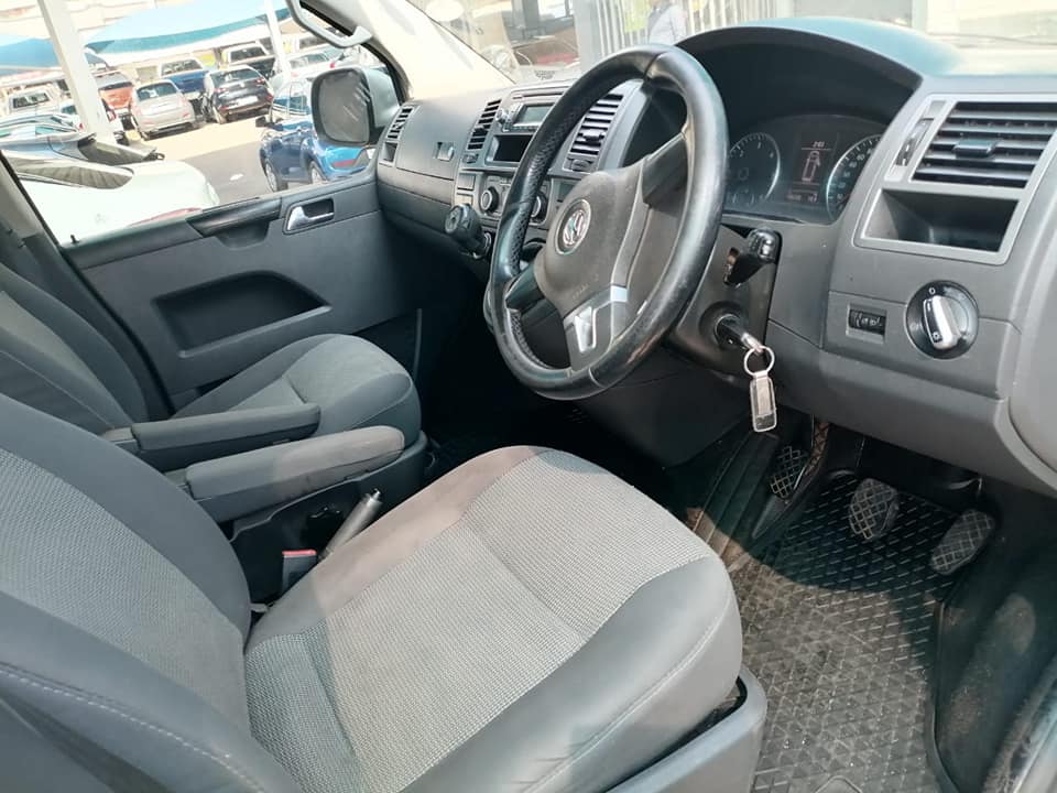 2012 VW COMBI 2.0TDI (DIESEL) 7 SEATER MANUAL