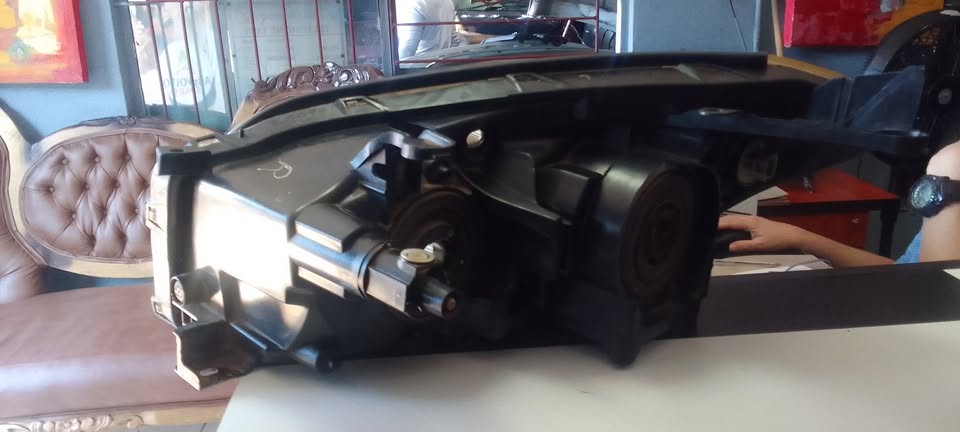 Toyota Rav 4 2012 Headlight For Sale - Private Seller