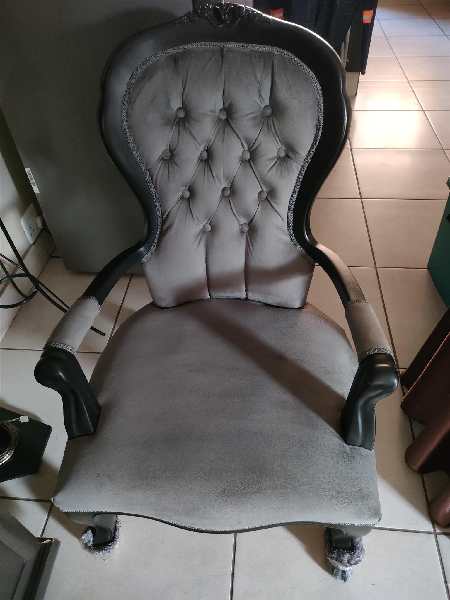 Antique Lounge suite for sale
