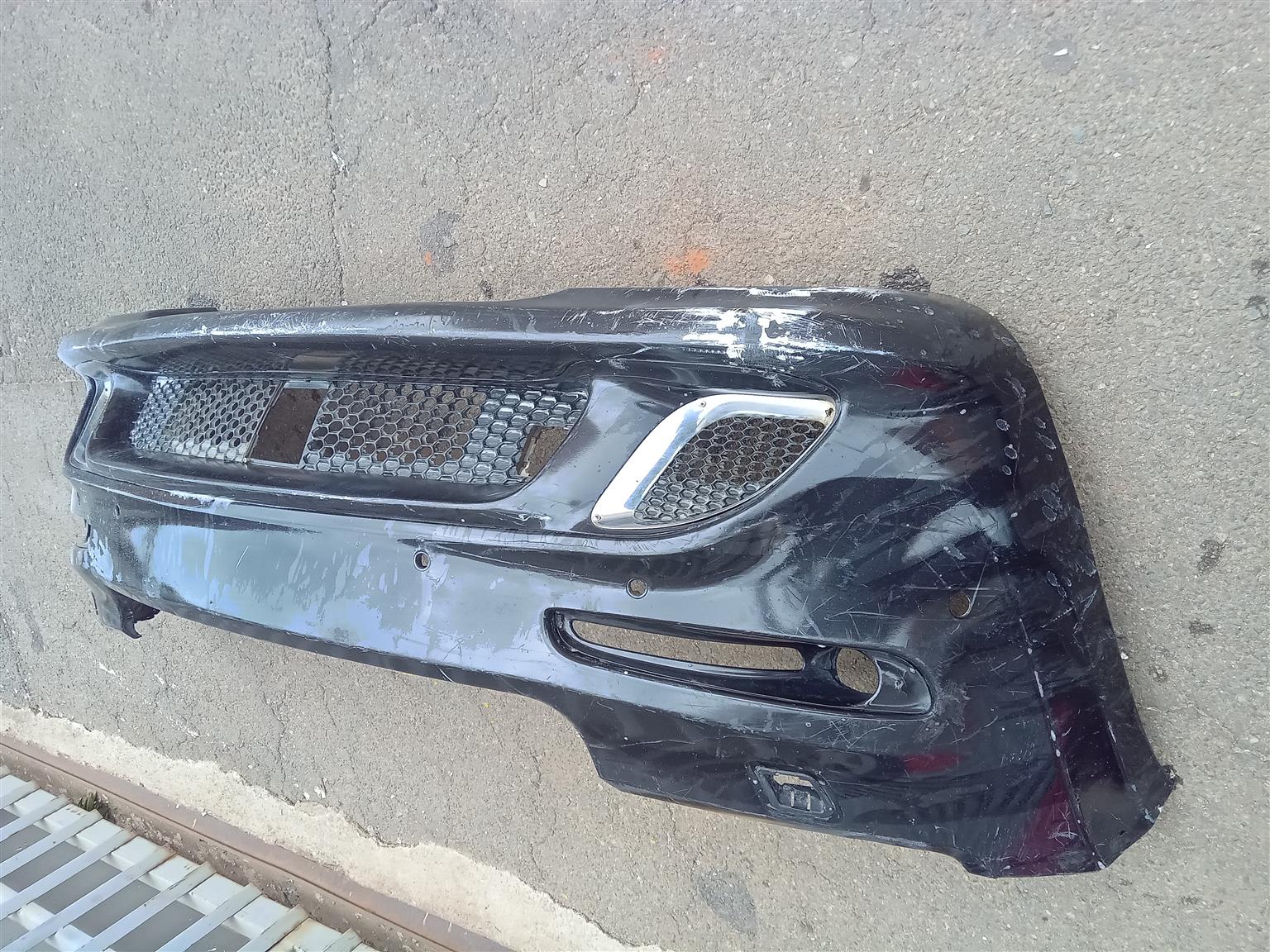 Jeep Cherokee SRT8 Front Bumper - Private Seller Jeep Cherokee SRT8 Front Bumper - Private Seller