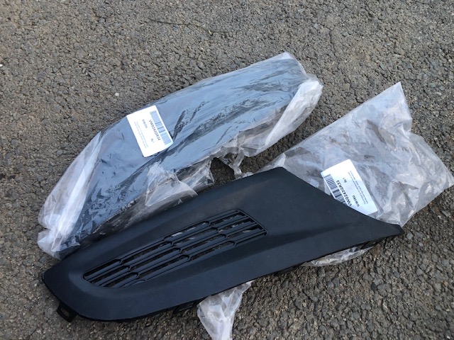 VW Polo 2010 Bumper Grills left and right hand side. - Private Seller