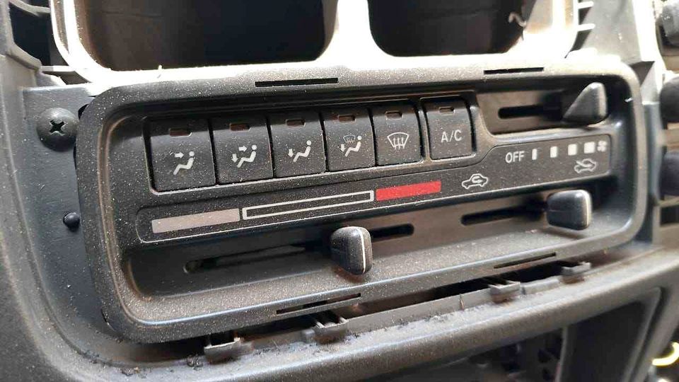 Suzuki Grand Vitara V6 temperature control panel - Private Seller Suzuki Grand Vitara V6 temperature control panel - Private Seller