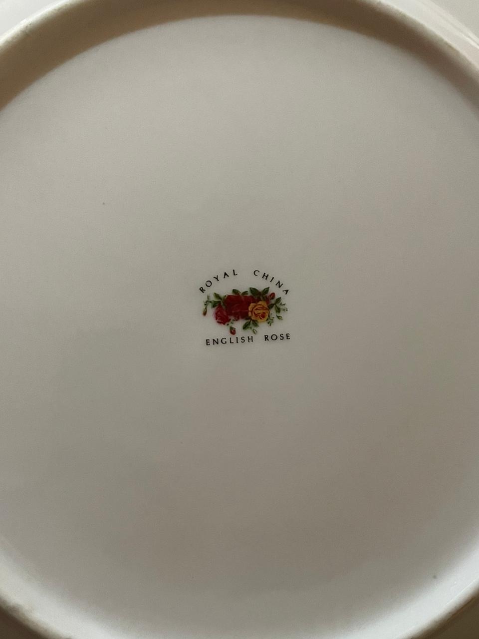 ROYAL CHINA ENGLISH ROSE TEA AND DINNER SET