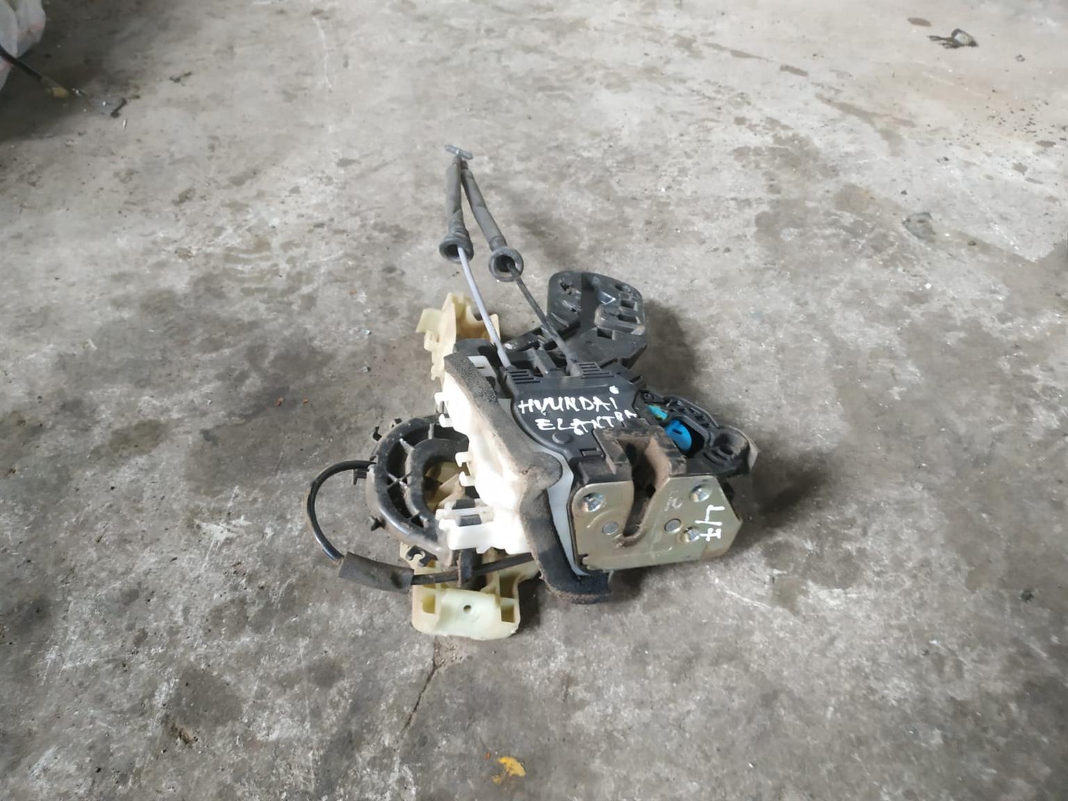 2016 Onwards Hyundai Elantra left front door lock for sale - Private Seller