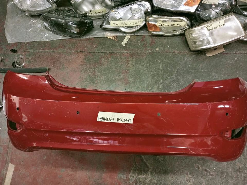 HYUNDAI ACCENT EAR BUMPER - Private Seller