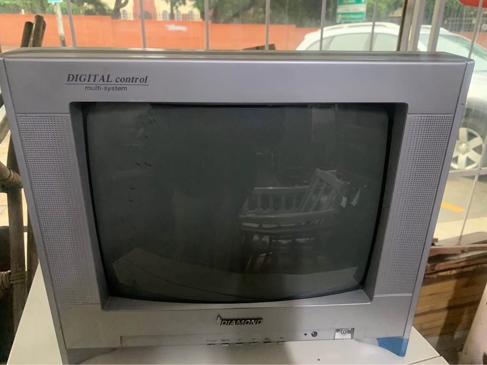 Tv 37 cm
