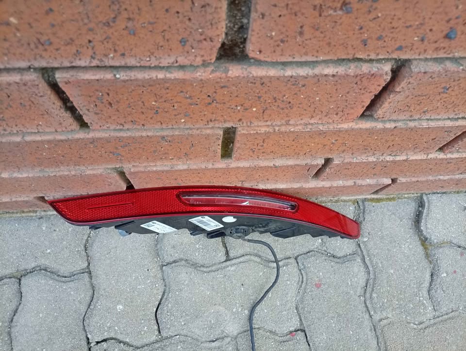 Porsche Macan left rear bumper spotlight - Private Seller Porsche Macan left rear bumper spotlight - Private Seller