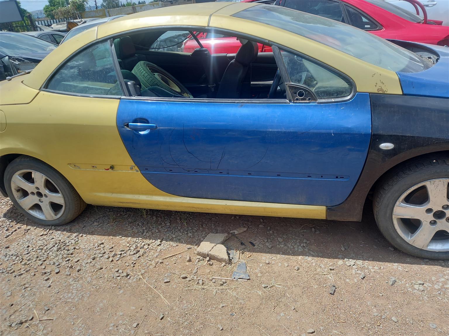 Striping Peugeot 307cc for parts - Private Seller