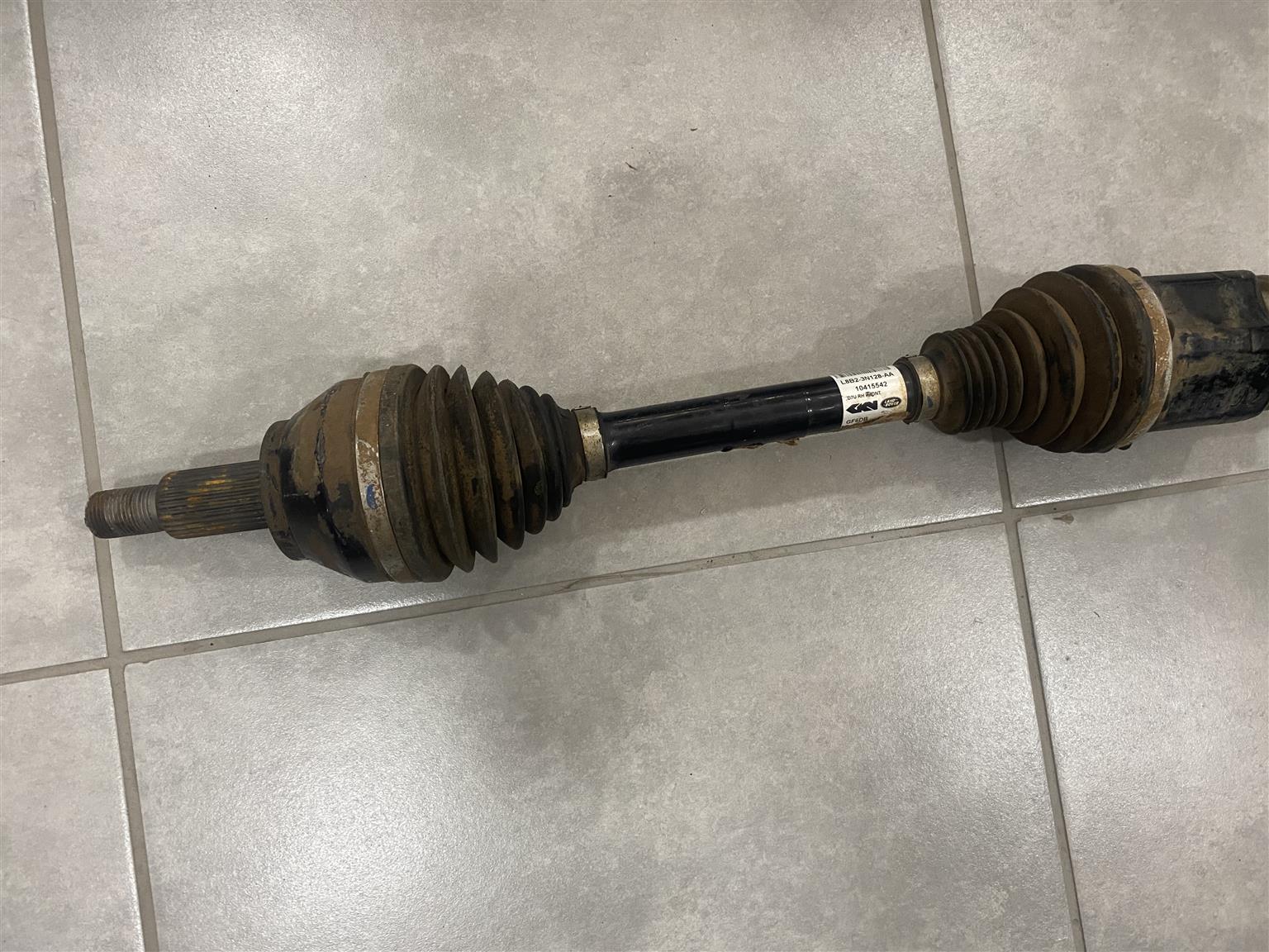2023 LAND ROVER DEFENDER DRIVE SHAFT RIGHT SIDE FOR SALE. IN PRISTINE CONDITION - Private Seller 2023 LAND ROVER DEFENDER DRIVE SHAFT RIGHT SIDE FOR SALE. IN PRISTINE CONDITION - Private Seller