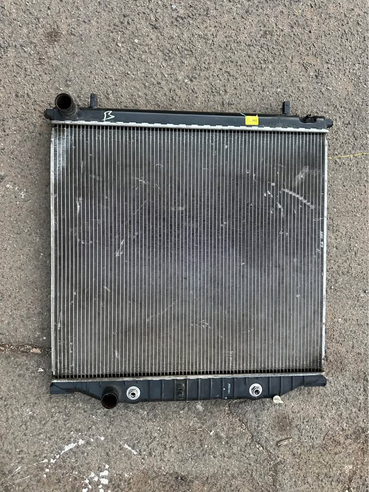 Chevrolet trailblazer Radiator for sale - Private Seller Chevrolet trailblazer Radiator for sale - Private Seller