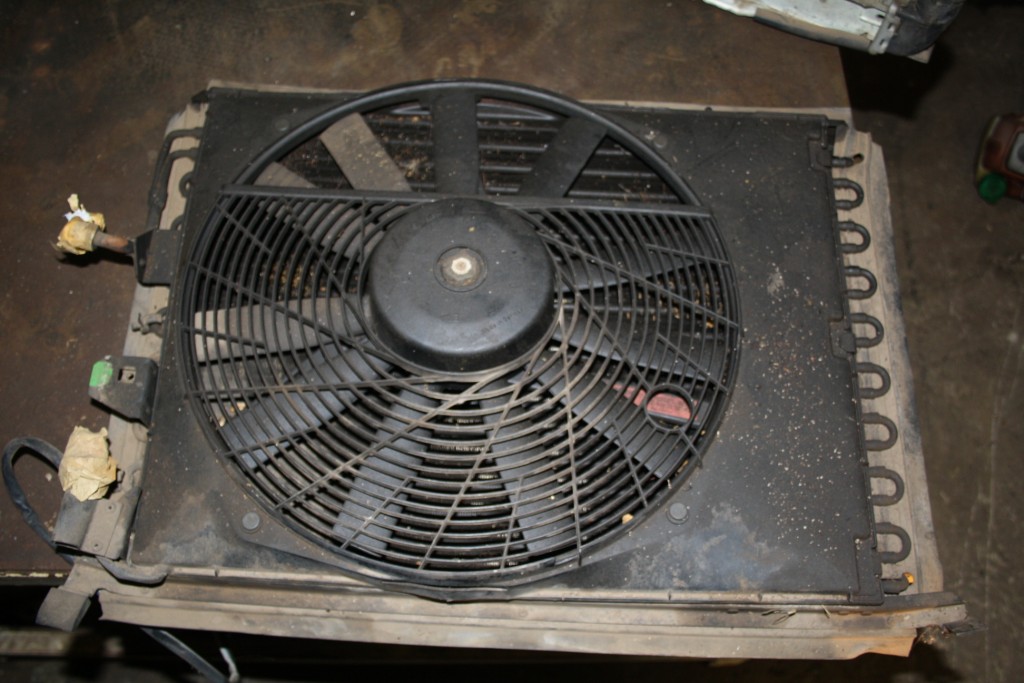 MERCEDES 190E  2,0 1993 automatic  body and mechanical spares - Private Seller