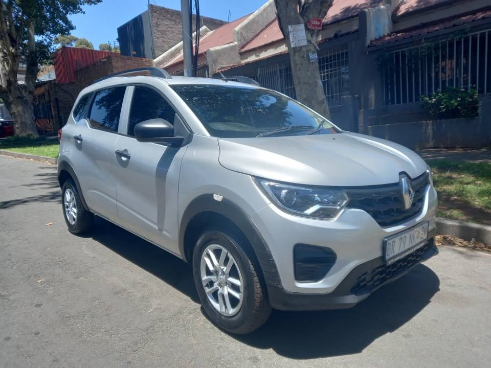 2023 Renault Triber 1.0 Petrol, Manual, Silver Color, Mileage 84000kms