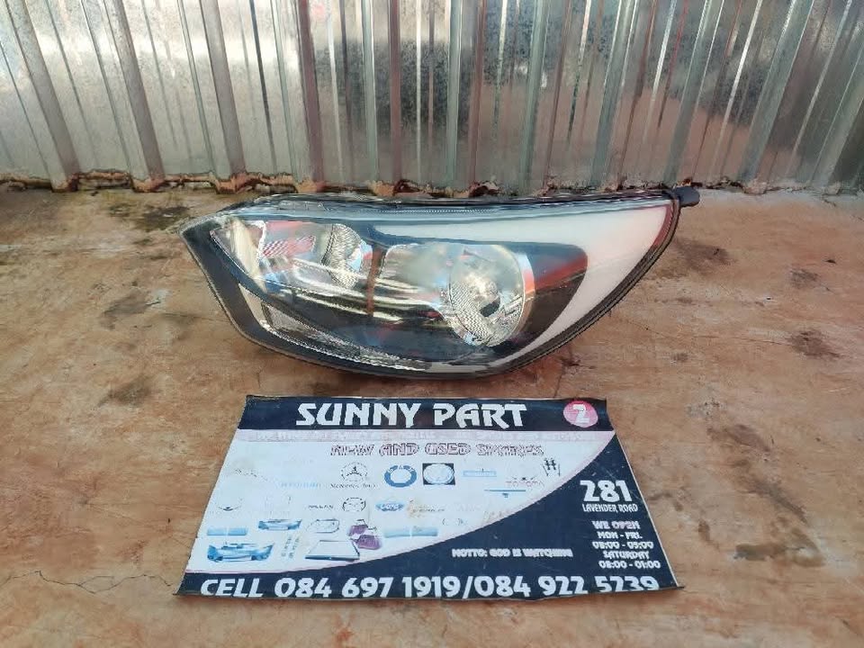 Kia Rio Headlight - Private Seller Kia Rio Headlight - Private Seller