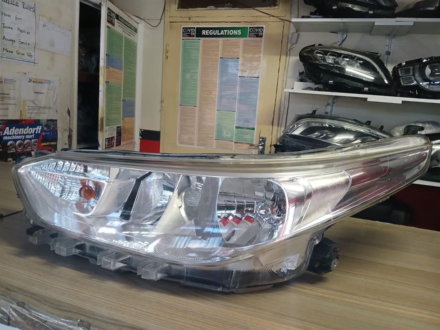 2019 (YARIS) TOYOTA YARIS LEFT HEADLIGHT IN IMMACULATE CONDITION - Private Seller 2019 (YARIS) TOYOTA YARIS LEFT HEADLIGHT IN IMMACULATE CONDITION - Private Seller