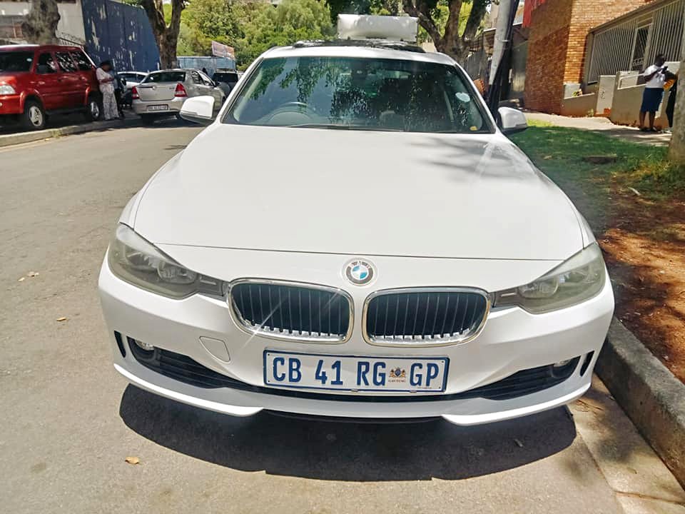 2012 BMW 320i F30 Automatic
