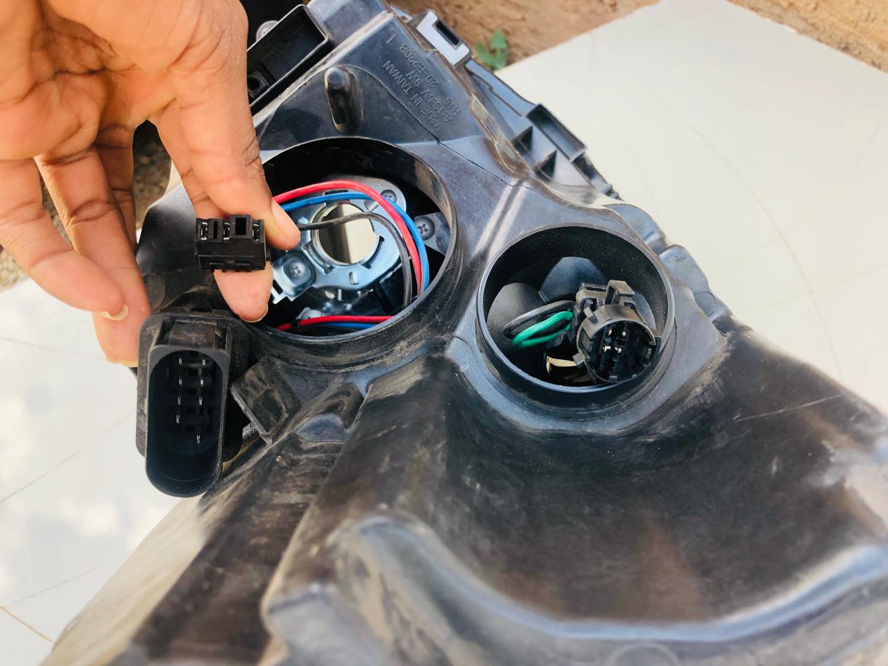 VW Golf Mk7 standard left and right (halogen) headlight - Private Seller VW Golf Mk7 standard left and right (halogen) headlight - Private Seller