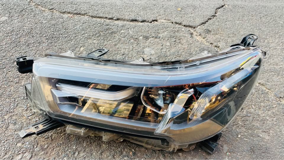 Toyota Hilux GD6 Legend 50 LED headlight - Private Seller Toyota Hilux GD6 Legend 50 LED headlight - Private Seller