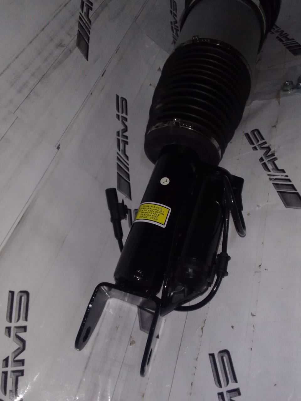 W204/W207 Dynamic Shock with Sensor – Brand New - Private Seller