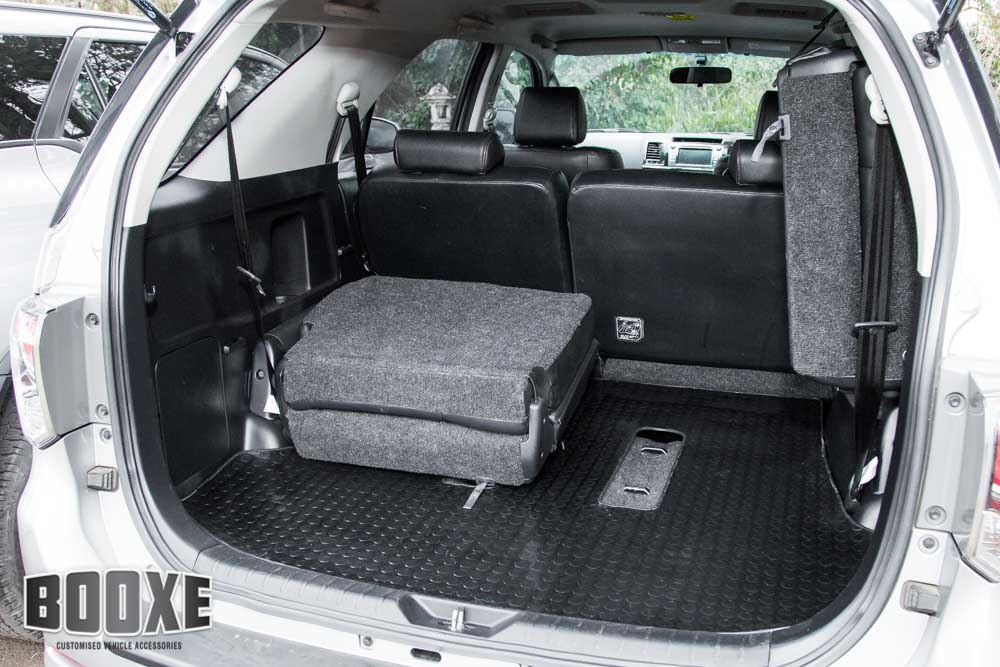 Toyota Fortuner boot mat and box Booxe - Private Seller Toyota Fortuner boot mat and box Booxe - Private Seller