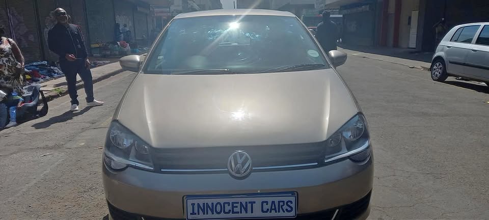 2014 POLO VIVO 1.4 MANUAL TRANSMISSION, GOLD COLOUR, 76000KM