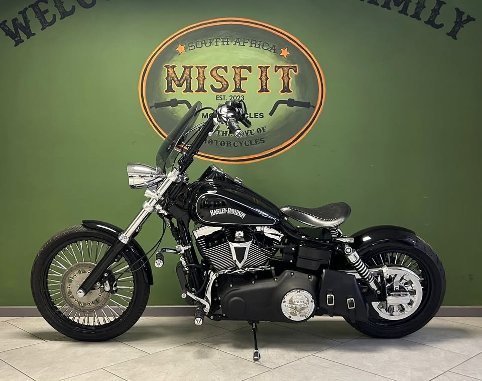 2014 Harley Davidson (This bike has to be seen) Dyna Wide Glide - Private Seller 2014 Harley Davidson (This bike has to be seen) Dyna Wide Glide - Private Seller