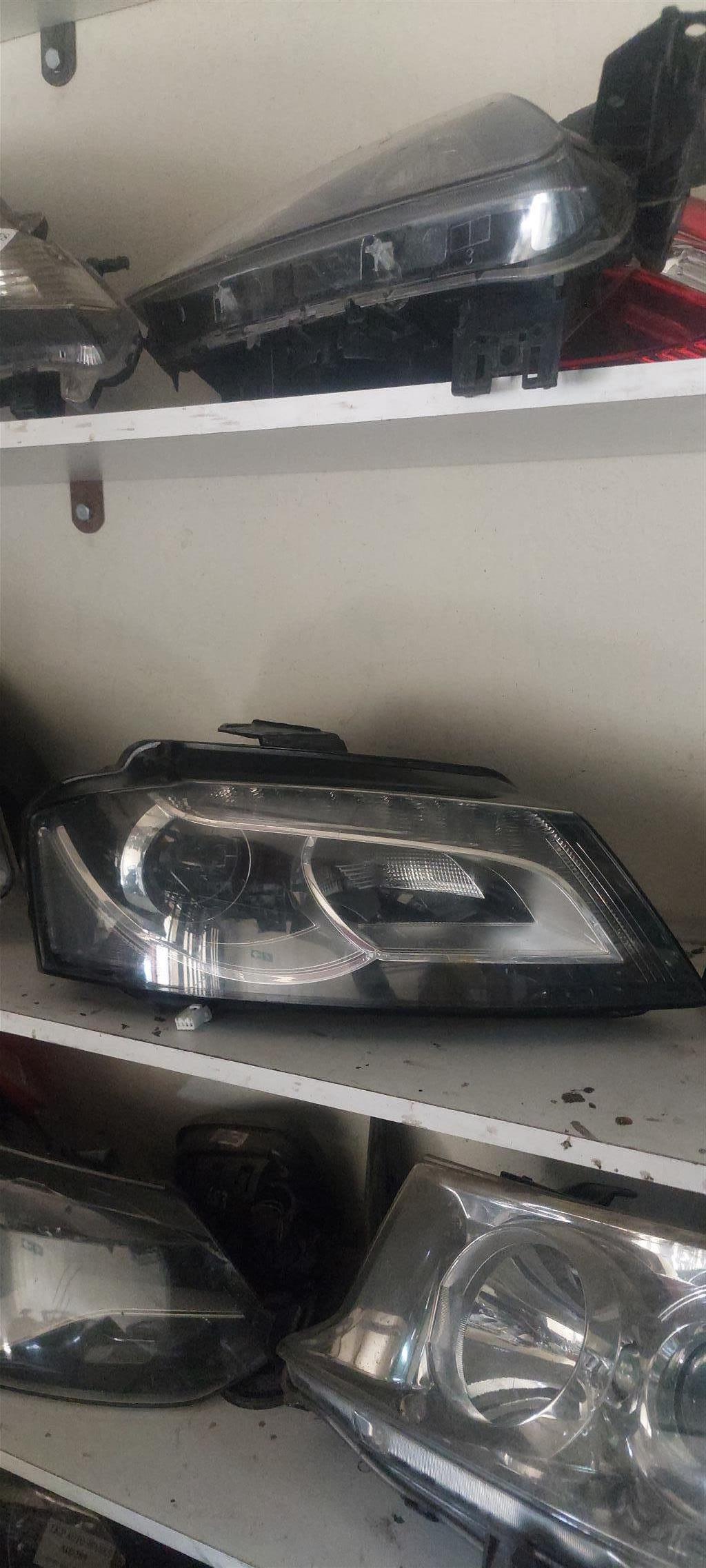 Audi a3 bothside headlight - Private Seller