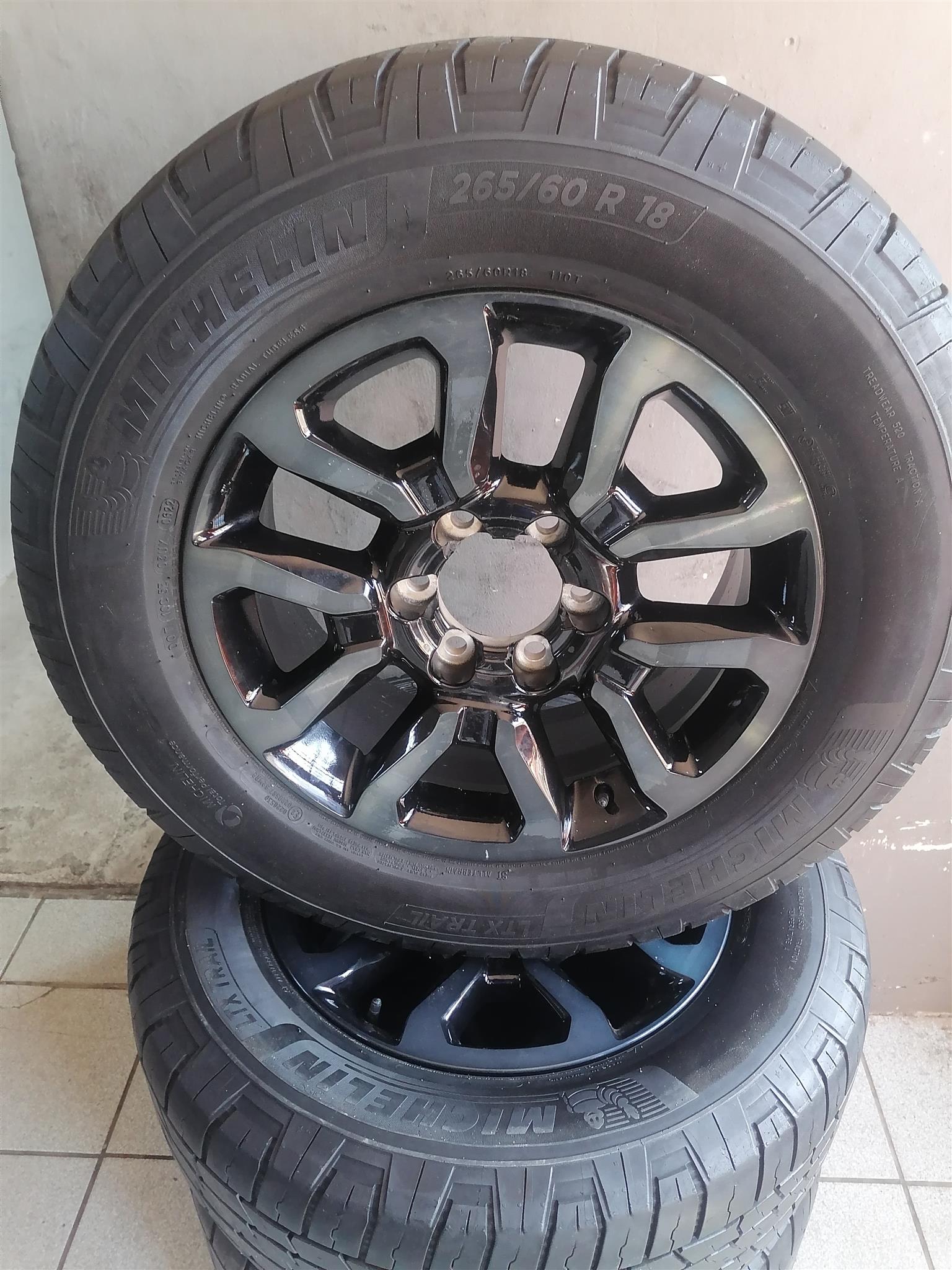 Toyota Hilux 18inch Mag Rims (WITH USED TYRES)