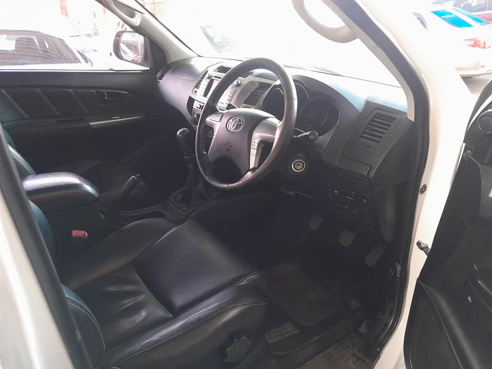 2015 TOYOTA HILUX LEGEND 45 2.5 (DIESEL) 4X2 DOUBLE CAB MANUAL