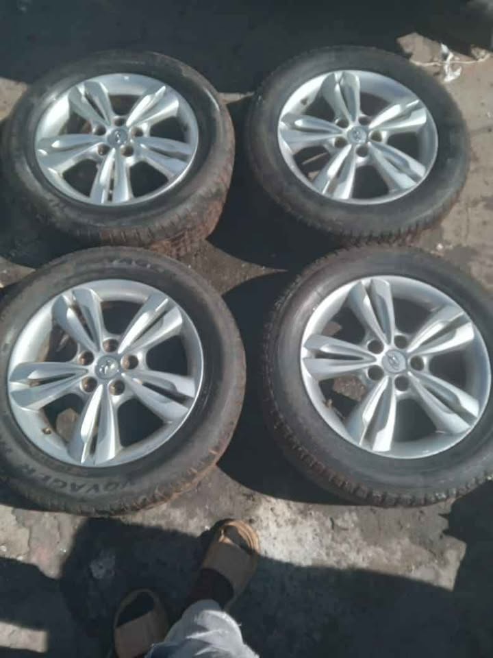 Hyundai ix35 complete rim and tires - Private Seller