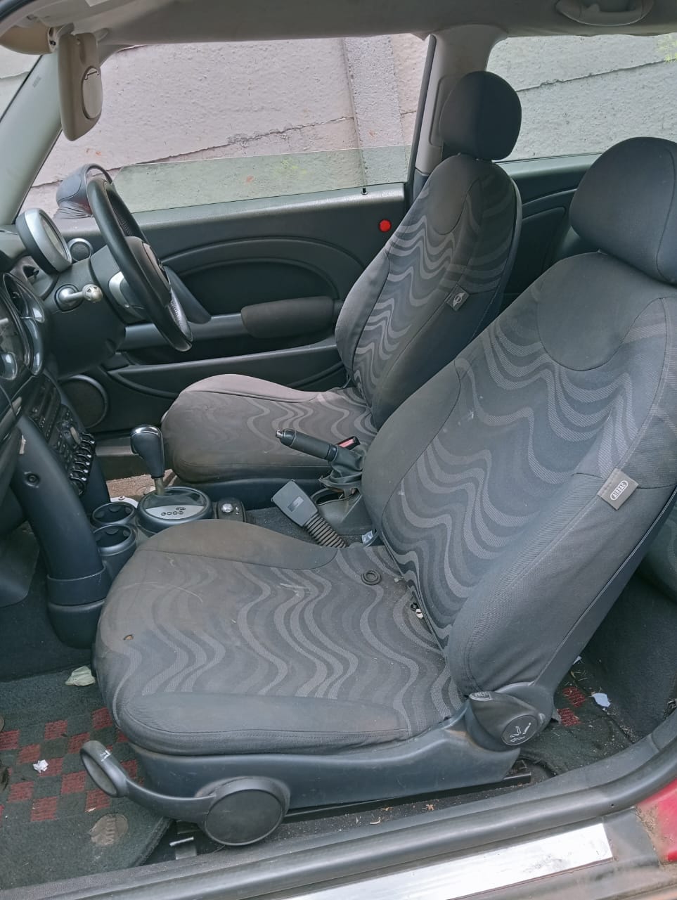 Mini One R50 2006 Front Seats For Sale – Genuine OEM Interior Parts!! - Private Seller