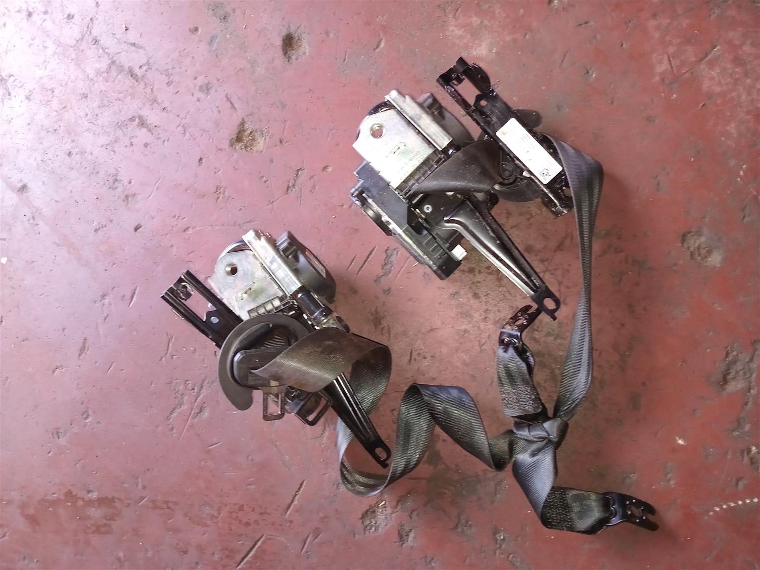 Vw Troc both seat belt - Private Seller Vw Troc both seat belt - Private Seller