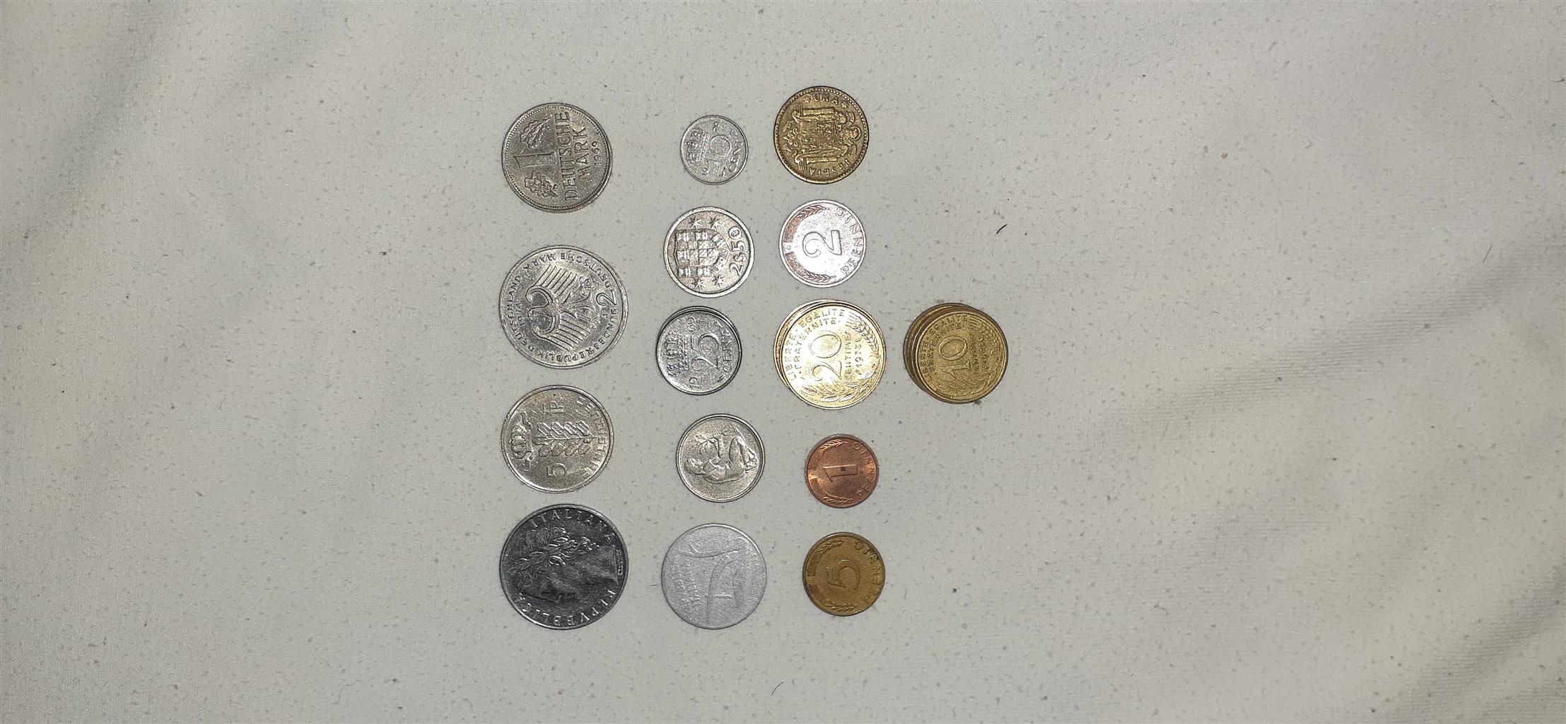Hi selling my old coins and notes