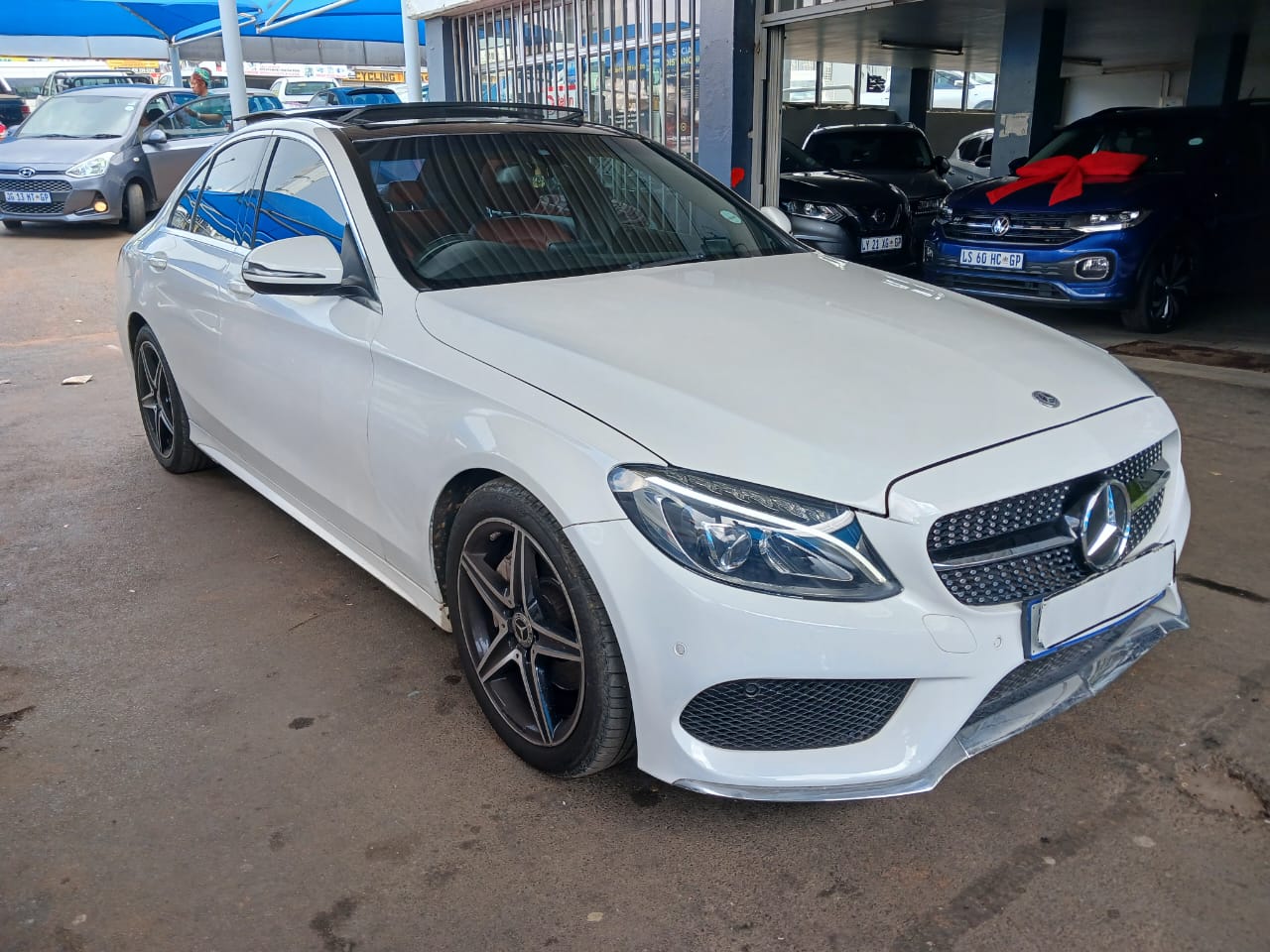 2017 MECEDES BENZ C200  AMG Transmission: AutoMileage: 101000km Petrol