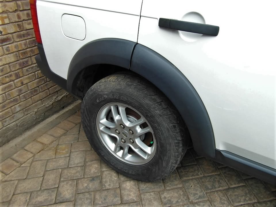 Land Rover Discovery 3 Fender Arch for sale | AUTO EZI