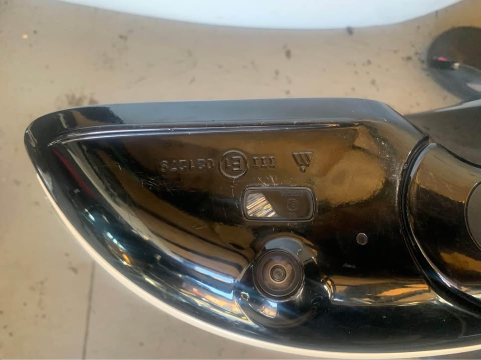 Mercedes Benz side mirror A222 left