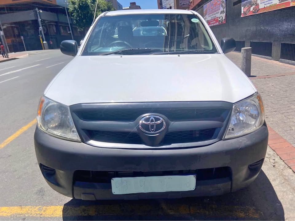 2005 Toyota Hilux D-4D 3.5 98000km 2005 Toyota Hilux D-4D 3.5 98000km
