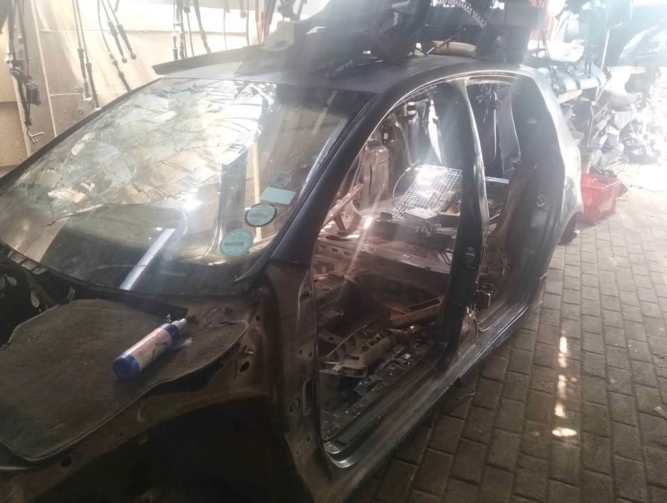 Vw Golf 5 Shell and papers | Junk Mail Marketplace